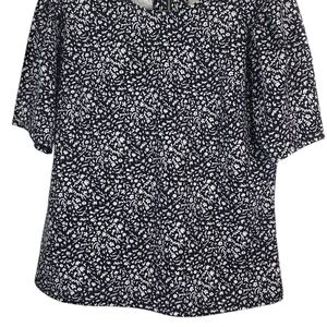 Floral Black and White‎ Women's Top
